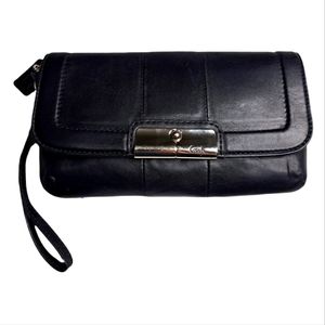 Coach kristin vintage wristlet leather flap black small.